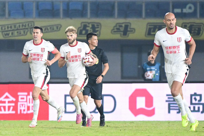 雷竞技官方 -关键时刻突围战来临，上海海港围绕国王杯强势反弹，震撼外界，资深球员宣示担当 