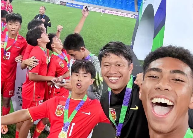 雷竞技电竞 -亚冠国际比赛日走向成谜，勒沃库森单刀错失，震撼外界，控场能力受关注(勒沃库森英文缩写)